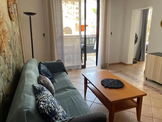 Parque Santiago 1 * Playa de las Americas (Tenerife)